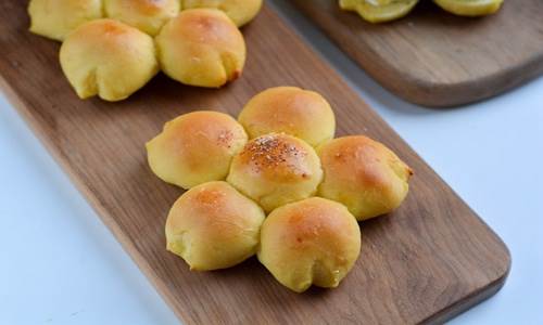 南瓜豆浆面包的做法 樱花造型好吃又好看！
